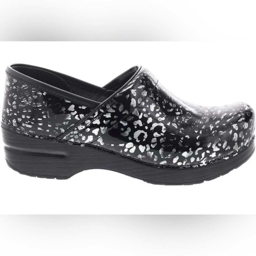 DANSKO Professional Clogs Pewter Leopard Patent Leather Size 38/7.5-8
